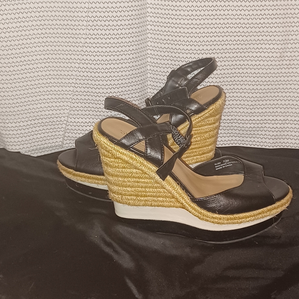 Shoes - Picture 2 of 3